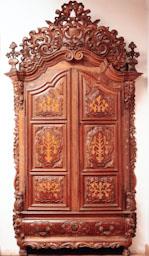 ARMARI INCRUSTACIONS S XVIII 
CASTELL DE PERELADA