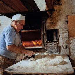 FORN DE PA A LES BORGES BLANQUES 
(LLEIDA)