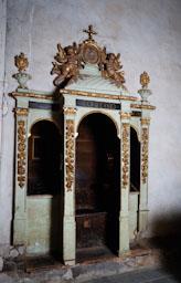 CONFESSIONARI S XVII 
ESGLESIA PARROQUIAL