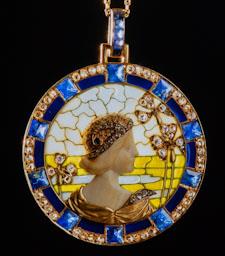 PENJOLL AMB BUST DE PERFIL 
C P