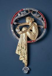 FERMALL/PENJOLL AMB NIMFA LLUIS MASRIERA 
C P