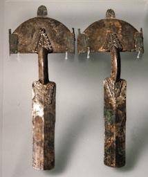 FIBULES LAMNIFORMES O DE PONT PROCEDENTS DEL JACIMENT DE CASTILTIERRA (SEGOVIA) 
M A C