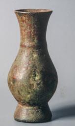 GERRO LITURGIC DE BRONZE PROCEDENT DEL COLLET DE SANT ANTONI DE CALONGE 
M A C (GIRONA)