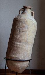 AMFORA NORDAFRICANA PER ENMATZEMAR OLI SALAONS PROCEDENT CIUTADELLA DE ROSES 
M A C