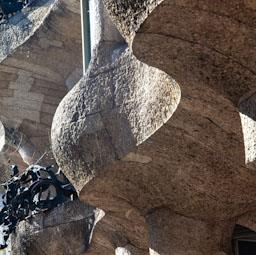 CASA MILÀ LA PEDRERA 
DETALL FAÇANA C/PROVENÇA