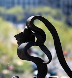 LA PEDRERA BALCONS 
DETALL BARANA