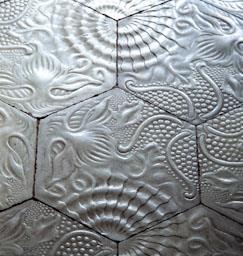 LA PEDRERA PAVIMENT RAJOLES QUATRE ELEMENTS