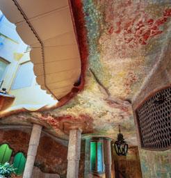 LA PEDRERA ESCALA PATI PASSEIG DE GRÀCIA