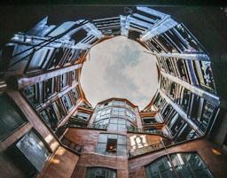 LAPEDRERA PATI PASSEIG DE GRÀCIA