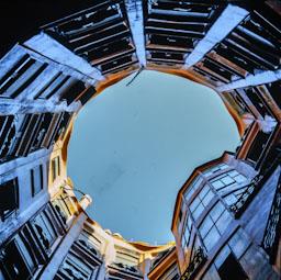 LAPEDRERA PATI PASSEIG DE GRÀCIA