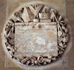 LÀPIDA ABAT JAUME CARESMAR CLAUSTRE MONESTIR DE BELLPUIG DE LES AVELLANES