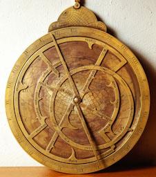 ASTROLABI (REPRODUCCIÓ)
M H C