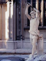 ESCULTURA FUNERARIA MODERNISME CEMENTIRI DE MONTJUIC OBRA D`ENRIC CLARASO