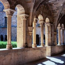 MON VALLBONA DE LES MONGES CLAUSTRE GOTIC