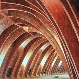 LA PEDRERA GOLFES ESPAI GAUDI SAFAREIG MODERNISME