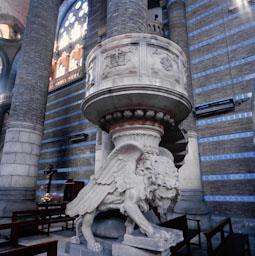 HOSPITAL DE SANT PAU CAPELLA DE LA SANTA CREU