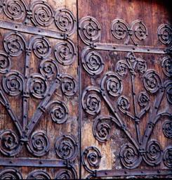 PORTA ESGLESIA DE LLIVIA S XVI