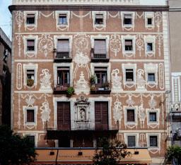 CASA GREMI REVENEDORS BCN XVII ESGRAFIATS