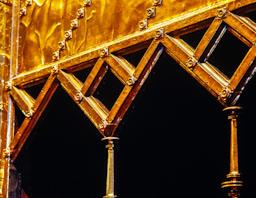 PALAU GÜELL INTERIOR CAPELLA