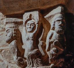 ST MARTI DEL CANIGO MONESTIR CAUSTRE CAPITELL