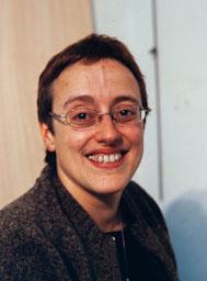 ANNA COMELLES 
AL SEU ESTUDI