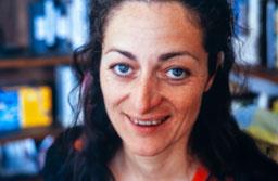 EULALIA VALLDOSERA AL SEU ESTUDI