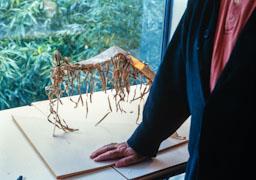 ANTONI LLENA AL SEU ESTUDI 2002