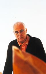 ANTONI LLENA AL SEU ESTUDI 2002