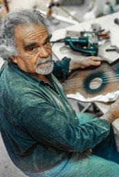 JOSEP GUINOVART AL SEU ESTUDI 2002