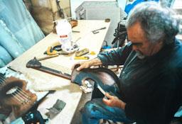 JOSEP GUINOVART AL SEU ESTUDI 2002