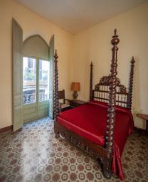 CAN CRUZATE 
DORMITORI PARES