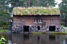 HELLESYLT MUSEU CASES TIPIQUES DE NORUEGA
