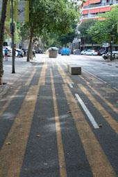 LA CIUTAT DESERTA 
CARRER CONSELL DE CENT