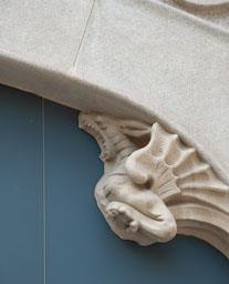 DRAC A LA FAÇANA DE LA CASA LLEO MORERA