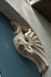 DRAC A LA FAÇANA DE LA CASA LLEO MORERA