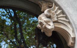 DRAC A LA FAÇANA DE LA CASA LLEO MORERA