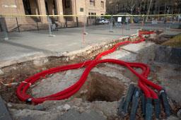 RESTES PAVIMENT DEL PATI D´ARMES DE LA CASERNA DE DRASSANES 
EXCAVACIONS PORTAL DE LA PAU 2023