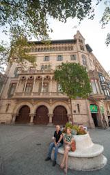 CASA MARFA PASSEIG DE GRÀCIA AMB TURISTES