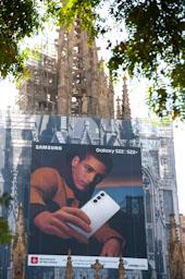 FAÇANA CATEDRAL ANUNCI SAMSUNG