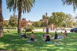 PARC DE LA CIUTADELLA FENT IOGA