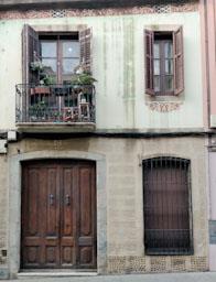 FAÇANA I FINESTRA CARRER SANT JOAQUIM 42 MATARO