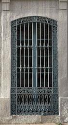 FINESTRA CARRER BALMES MATARO