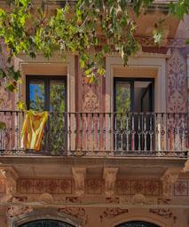 CARRER ISERN CASA ESGRAFIADA MATARO 
