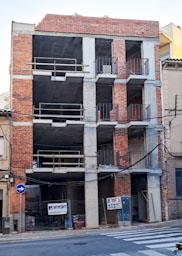 CASA ENDERROCADA CARRER SANT ISIDOR MATARO 
OBRA NOVA 2025