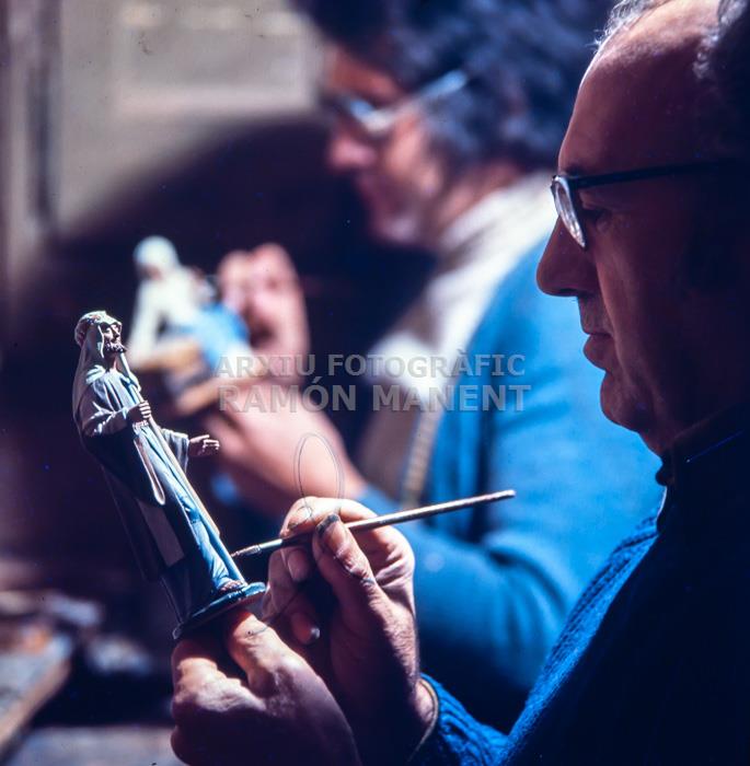 FABRICACIO ARTESANAL DE FIGURES PESSEBRE BARCELONA 1970
