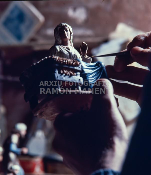 FABRICACIO ARTESANAL DE FIGURES PESSEBRE BARCELONA 1970