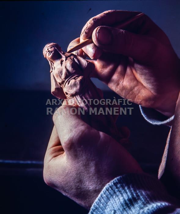 FABRICACIO ARTESANAL DE FIGURES PESSEBRE BARCELONA 1970