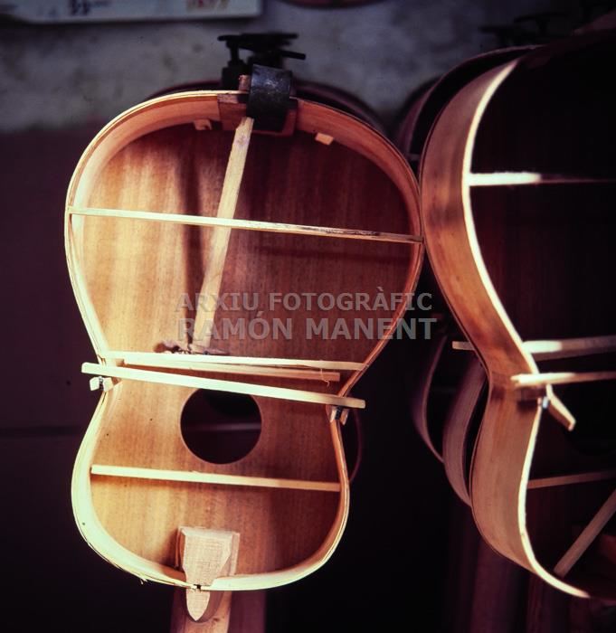 FABRICA DE GUITARRES VALENCIA 1977