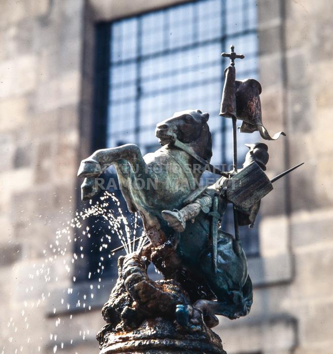 SANT SANT JORDI PATI DELS TARONGERS 
DRAC