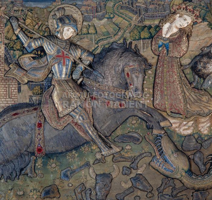 FRONTAL DE ST JORDI S XV BRODAT 
PALAU GENERALITAT